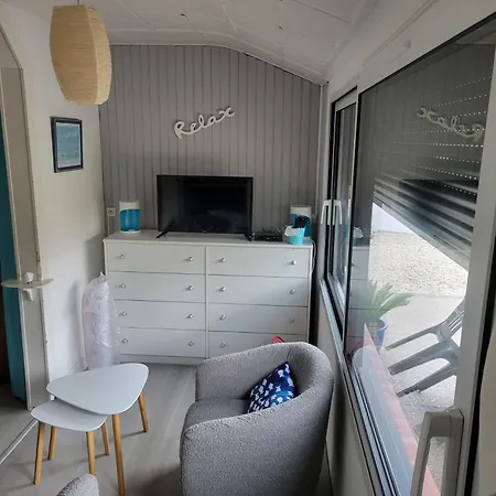 Maison Familiale A 100m De La Avec Jardin Clos Et Parking, Pour 6 Personnes - Fr-1-535-11 * Chatelaillon-Plage