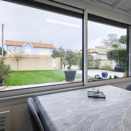 Maison Familiale A 100m De La Avec Jardin Clos Et Parking, Pour 6 Personnes - Fr-1-258-190 Châtelaillon-Plage