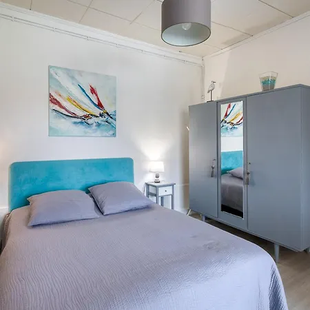 Hébergement de vacances Maison Familiale à 100m De La Avec Jardin Clos Et Parking, Pour 6 Personnes - Fr-1-258-190