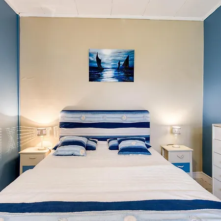 Hébergement de vacances Maison Familiale à 100m De La Avec Jardin Clos Et Parking, Pour 6 Personnes - Fr-1-258-190 Châtelaillon-Plage